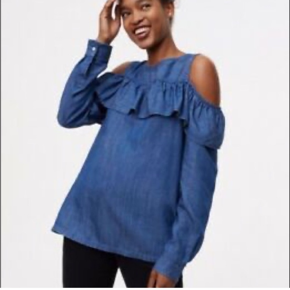 $6💙Bundled LOFT Ruffled Cold Shoulder Top
